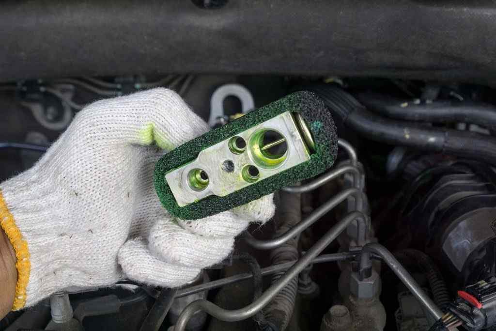 A-Simple-Guide-To-Fixing-Car-AC-Leaks