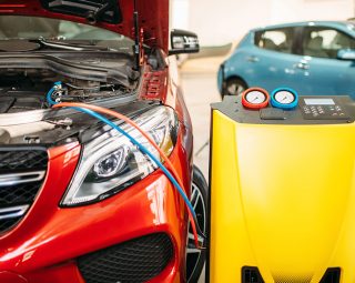 Air conditioning station for diagnostic of freon