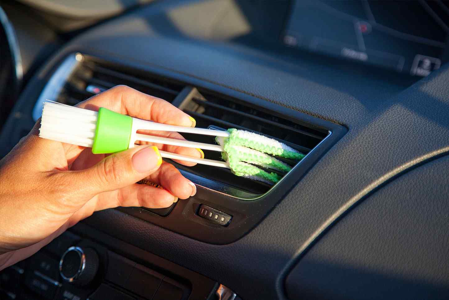 Best Ways to Clean Your Car Dashboard: Simple & Easy Steps